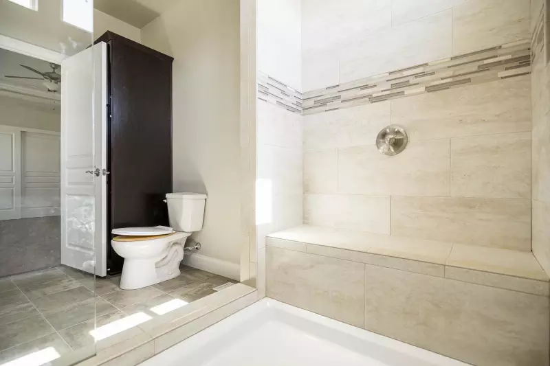 Bd 43 bathroom home features