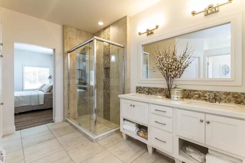 Kingsbrook kb-34 bathroom home features