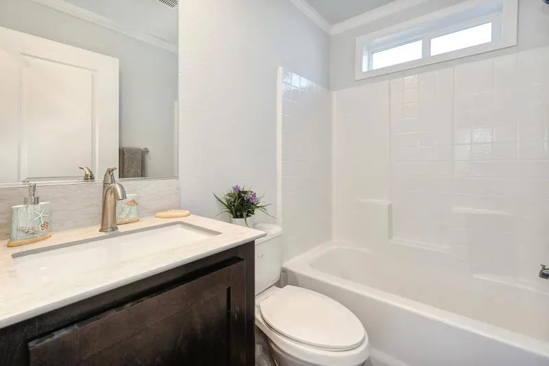 Elmore bay (a) bathroom home features