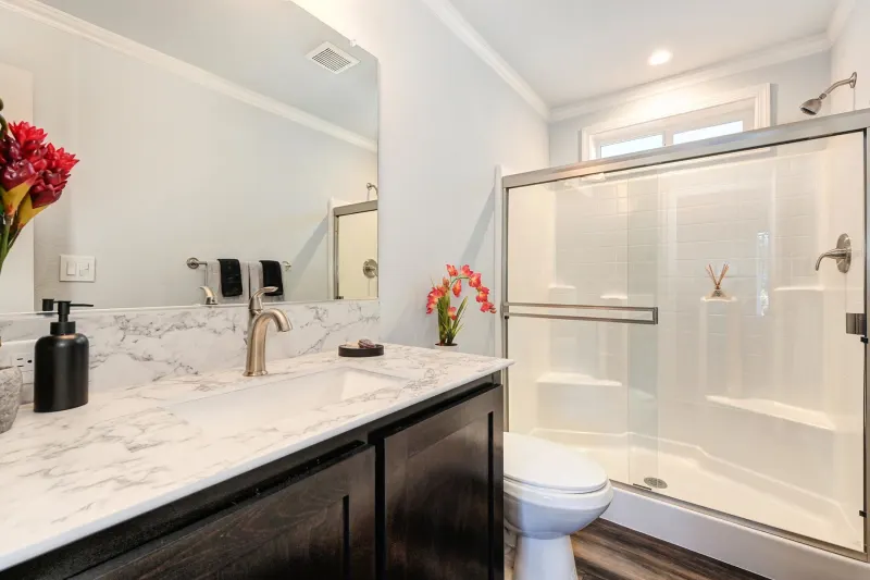 Elmore bay (b) bathroom home features